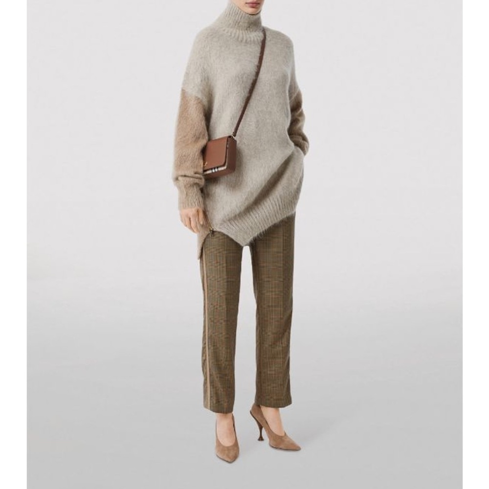 Burberry New Hampshire Crossbody - Picture 3 of 16